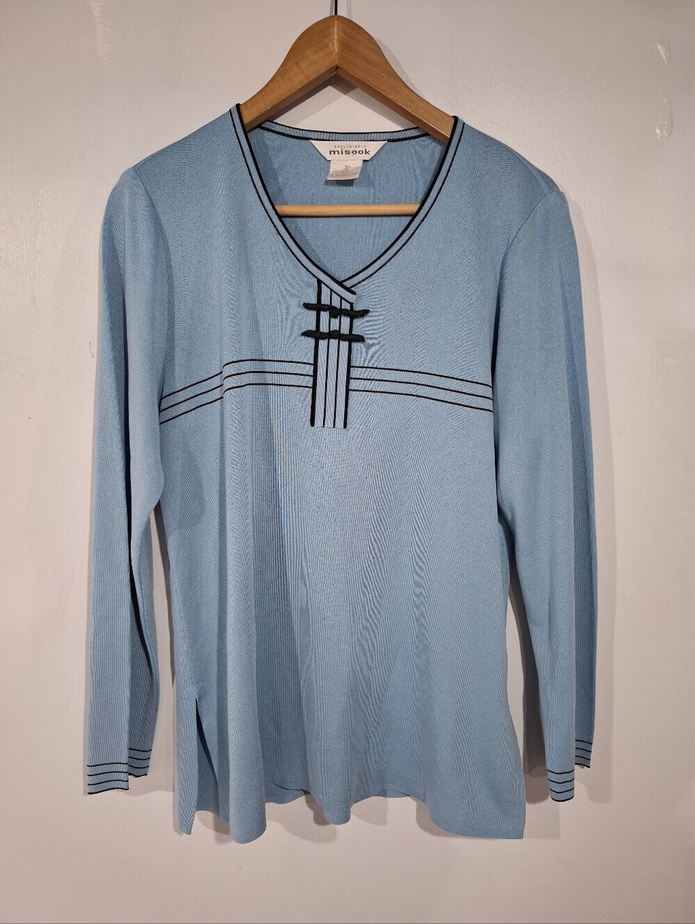 Exclusively Misook light blue black stripe long sleeve shirt blouse ladies Sz M